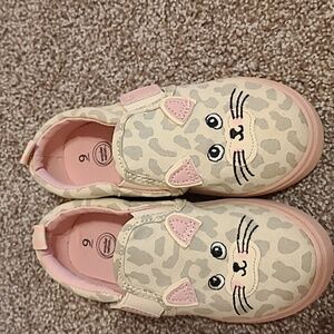 Size 9 toddler canvas kitty shoes pink and grey